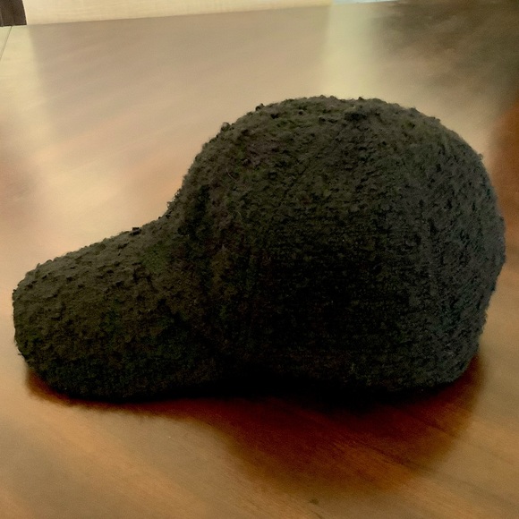 Women’s Teddy Fleece Cap - Picture 3 of 9